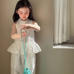 ชุดฤดูร้อนสำหรับเด็กผู้หญิง เสื้อคอตั้งผ้าฝ้ายหวี กางเกงขายาว ชุดสองชิ้นแขนกุดระบาย - Product Image 3