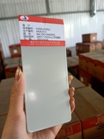 RAL7047 Peinture en poudre blanche lisse en spray époxy polyester électrostatique pour extérieur, intérieur, tables métalliques, peinture de revêtement