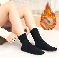 Chaussettes d'hiver épaisses en velours pour femmes, idéales pour la neige et la maison, chaussettes longues et chaudes pour l'intérieur