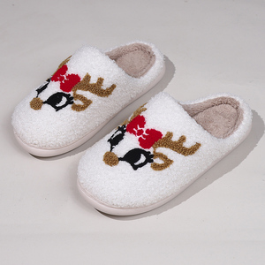 Pantoufles de Noël Mignonnes en Peluche Renne Chaussons Maison Confortables Animaux en Peluche Chaussures d'Intérieur Douillettes - Product Image 1