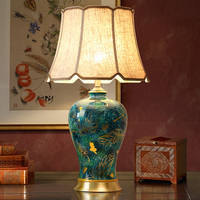 Lampe en céramique moderne avec base en laiton Table de luxe faite à la main en porcelaine lumière chambre chevet tissu abat-jour décor éclairage