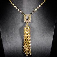 Collier vintage en argent 925 avec pendentif à pompon, pierre CZ taille émeraude et chaîne à maillons perlés, élégant et remarquable, pour commande en gros