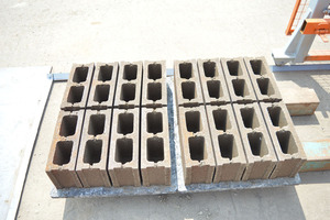 Machine à fabriquer des blocs de béton QT6-15 pour pavés et briques en ciment, <span class=keywords><strong>prix</strong></span> de la machine à fabriquer des blocs de béton - Product Image 5