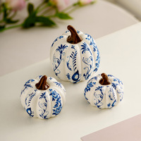 Décoration d'entrée de bureau d'Halloween en porcelaine bleue et blanche tricolore de style nordique créatif en forme de citrouille