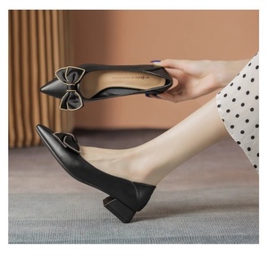 Nuove <span class=keywords><strong>Scarpe</strong></span> Eleganti da Donna Primavera 2026, Stile Fata con Fiocco, <span class=keywords><strong>Tacco</strong></span> <span class=keywords><strong>Basso</strong></span>, Punta Affusolata, Versatili e Comode - Product Image 4