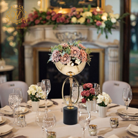 Ornements créatifs d'art moderne de table Centres de table de mariage Vase Grand support de fleurs en métal doré pour la décoration de table de mariage à la maison