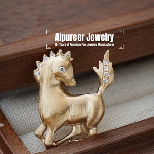 Spilla Rigato a Forma di Cavallo in Oro Massiccio 18K con Diamanti Autentici, Gioiello di Lusso Intramontabile, Alta Arte, <span class=keywords><strong>Gioielleria</strong></span> Fine - Product Image 1