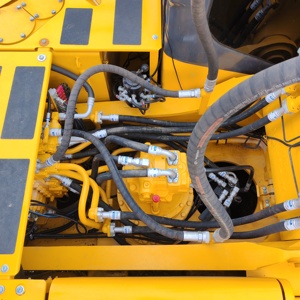 รถขุดตีนตะขาบ Komatsu PC350LC มือสองพร้อมใช้งาน เครื่องจักรกลหนักสำหรับงานก่อสร้าง ใช้สำหรับทำลายหิน - Product Image 2