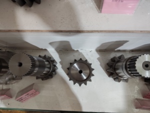 ショベルスペアパーツE320C 148-4636ショベルスイングギアシャフトピニオンドライブシャフト - Product Image 3