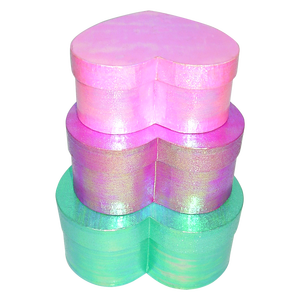 <b>Wholesale</b> Medium Size <b>Heart</b> <b>Shaped</b> Rigid <b>Cardboard</b> Gift <b>Box</b> with Embossing Gold Foil Printing Lid Base for Candle Gifts - Product Image 4