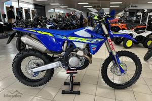 มอเตอร์ไซค์วิบากแบบเอนดูโร่ ระดับมืออาชีพ 500 ซีซี ระบบหัวฉีด EFI ระบบวาล์ว DOHC 6 สปีด โช้ค KYB สมรรถนะสูง สำหรับขับขี่ออฟโรด - Product Image 5