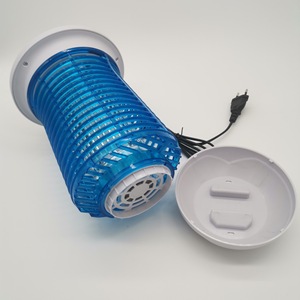 เครื่องกำจัดยุงไฟฟ้า 18W กันฝนสำหรับใช้งานกลางแจ้ง ดักจับด้วยแสงสีฟ้า พร้อมตะแกรงไฟฟ้า 4000V สำหรับควบคุมศัตรูพืชในสวน - Product Image 3