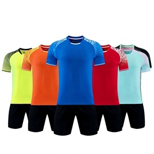 Set di Maglie da <span class=keywords><strong>Calcio</strong></span> OEM all'Ingrosso ad Asciugatura Rapida, Colore Unico, Numeri Stampati Personalizzati, Uniformi da Allenamento per Adulti a Manica Corta - Product Image 3