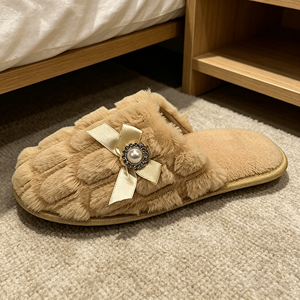 Commande en gros – Chaussons en PVC marron et rose pour femme avec nœud perlé, confortables et douillets pour l'hiver, certifiés SCAN, livraison en 30-60 jours - Product Image 2
