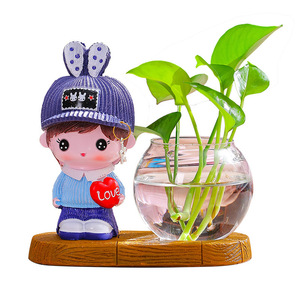 Figurine en résine de bureau avec vase en verre, plante, décoration intérieure, cadeau, écologique - Product Image 3