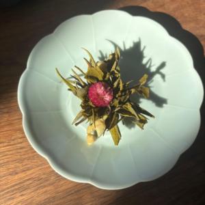 Florecimiento artístico hecho a mano para la bola de té de jazmín "Dos dragones jugando a la perla" Regalo de diseño para los amantes del té - Product Image 6