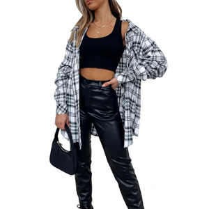 Chemise en flanelle à carreaux surdimensionnée pour femme, à manches longues, boutonnée, style shacket, noir et blanc, coupe décontractée, chemisier ample - Product Image 4