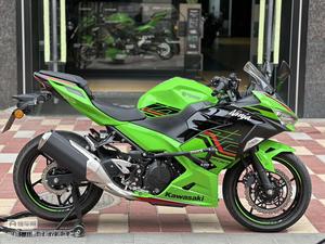 <span class=keywords><strong>Kawasaki</strong></span> <span class=keywords><strong>Ninja</strong></span> <span class=keywords><strong>400</strong></span> KRT Edition <span class=keywords><strong>2023</strong></span> d'occasion, faible kilométrage, 399cc, moto tout-terrain - Product Image 5