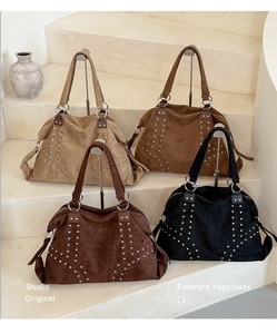 Borsa Tote Retrò Distintiva con Rivetti e Divisorio Interno, Doppia Tracolla, Pratica per Uscite Urbane - Product Image 2