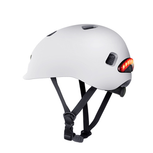 <span class=keywords><strong>Casque</strong></span> de <span class=keywords><strong>vélo</strong></span> urbain intelligent pour trajets quotidiens <span class=keywords><strong>2022</strong></span> avec clignotants LED et lumières de freinage, certifié CE, léger (340g), unisexe - Product Image 5