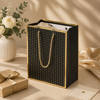 Sac cadeau blanc à pois avec poignée en corde blanche, papier de luxe pour mariage et affaires, logo personnalisé disponible