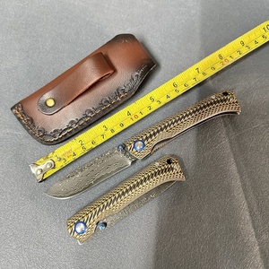 Textura rugosa <span class=keywords><strong>Piel</strong></span> de pitón como mango G10 Cuchillo plegable de Damasco Bolsa de PU Agujero de cordón con ESTUCHE DE REGALO Cuchillo de bolsillo - Product Image 4