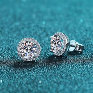 Boucles d'oreilles clous en argent sterling 925 de luxe avec moissanite 1 carat, sertissage clos, cadeau de fête pour femme, idéal pour le dropshipping - Product Image 6