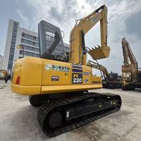 Excavatrice sur chenilles hydraulique d'occasion Komatsu PC220 22 tonnes, engin de construction d'occasion en stock