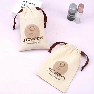 ถุงผ้าแคนวาสสีขาวรีไซเคิลรักษ์โลก พิมพ์โลโก้ตามสั่ง สีพื้น สำหรับใส่เครื่องสำอางหรือของขวัญ พร้อมเชือกผูก - Product Image 1