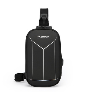 Bolsa de Ombro Masculina Multifuncional Casual de Outono 2026 com Porta USB para Carregamento - Modelo B020J - Product Image 1