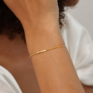 <span class=keywords><strong>Bracelet</strong></span> en plaqué or 18 ct avec nom d'animal de compagnie <span class=keywords><strong>Bracelet</strong></span> de petite barre avec symbole de patte <span class=keywords><strong>personnalisé</strong></span> empilable <span class=keywords><strong>pas</strong></span> <span class=keywords><strong>cher</strong></span> fait à la main bijoux en gros - Product Image 5