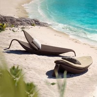 Chaise longue en rotin d'extérieur moderne avec coussin durable pour cour, extérieur, plage, hôtel, villa, piscine, vacances