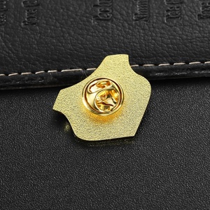 Spille in smalto personalizzate in lega di zinco in metallo spille personalizzate 3D Logo del marchio primo posto con carta di imballaggio - Product Image 6