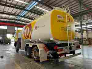 Camion de ravitaillement aérien Dongfeng 6X4 20000L 20m3 LHD/RHD pour le ravitaillement des passagers à l'aéroport - Product Image 6