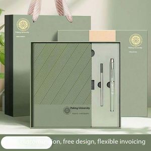 Cuaderno y Bolígrafo de Recuerdo Premium en Caja de Regalo |   Cuaderno de Alta Gama Perfecto para Documentación de Reuniones de Oficina - Product Image 3