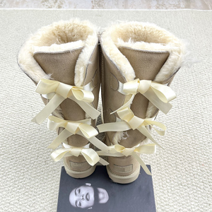 Bottes <span class=keywords><strong>de</strong></span> <span class=keywords><strong>neige</strong></span> en fourrure avec rubans et nœuds pour femmes et enfants, collection hiver 2024, style UGS, vente en gros - Product Image 4