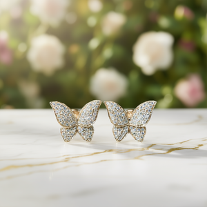 Boucles d'oreilles clous papillon Tiffany & Co en or massif 18 carats avec micro-incrustation de diamants taille brillant rond pour femme, à porter au quotidien - Product Image 2
