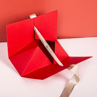 Boîte cadeau de mariage rigide rouge de luxe personnalisée et recyclable avec estampage à chaud UV et impression quadricolore pour l'emballage cadeau