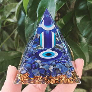 Ornement Pyramidal en Cristal Œil Turc, Décoration de Bureau en Résine, Artisanat Feng Shui, Cadeau pour Salon - Product Image 2