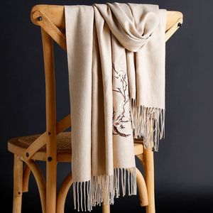 Scialle <span class=keywords><strong>in</strong></span> Pashmina invernali lunghe e morbide da <span class=keywords><strong>donna</strong></span> sciarpe con nappe <span class=keywords><strong>in</strong></span> Cashmere con fiori floreali ricamate sciarpe di <span class=keywords><strong>lana</strong></span> - Product Image 2