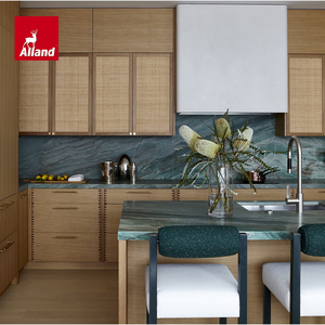 Portes en panneaux <span class=keywords><strong>de</strong></span> rotin et <span class=keywords><strong>bois</strong></span> personnalisées Alland, finition chêne naturel, pour armoire <span class=keywords><strong>de</strong></span> cuisine avec joint <span class=keywords><strong>de</strong></span> tiroir semi-caché en queue <span class=keywords><strong>de</strong></span> pie - Product Image 4