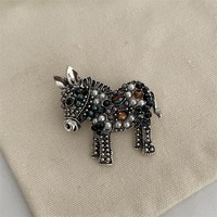 Kadın Erkek Moda Sevimli Eşek Inci Kristal Pimleri Rozetleri Klasik Zarif Hayvan Metal Broşlar Kadın Erkek Hediye için