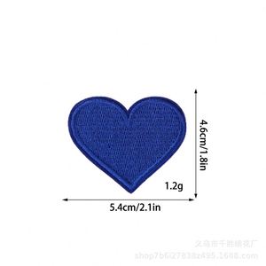 Nouveau Patch Cœur Brodé Thermocollant, Couleurs Variées, Quatre Tailles, Couleur Unie Simple, pour Décoration Chapeau, Sac, Coque de Téléphone - Product Image 3