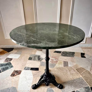 <span class=keywords><strong>Table</strong></span> de <span class=keywords><strong>bistrot</strong></span> classique de style français avec plateau rond en <span class=keywords><strong>marbre</strong></span> et base en <span class=keywords><strong>fonte</strong></span> à quatre pieds pour café et restaurant - Product Image 6