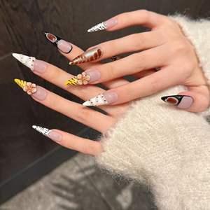 <span class=keywords><strong>Uñas</strong></span> Postizas Stiletto Largas Premium con Estampado Animal Estilo Safari, Diseño Floral en Tonos Tierra 3D con Francesa, <span class=keywords><strong>Uñas</strong></span> <span class=keywords><strong>de</strong></span> Alta Costura Maximalistas y Atrevidas - Product Image 4