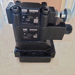 Vanne de décharge hydraulique Parker R4V03-53510P2G0QA110 350 bars en fonte - Product Image 3