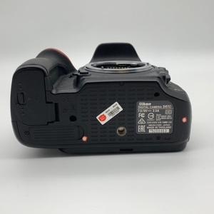 中古ニコンD610デジタル一眼レフカメラ、アクセサリー付き、Wi-Fi対応、再販可能、中古ニコンD610ボディ、バッテリーと充電器付き - Product Image 3