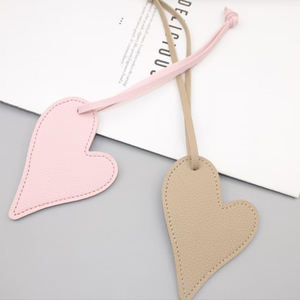 Nouveau design, vente en gros, breloques <span class=keywords><strong>de</strong></span> sac en forme <span class=keywords><strong>de</strong></span> cœur, accessoires porte-clés cœur, pendentif en cuir PU - Product Image 3