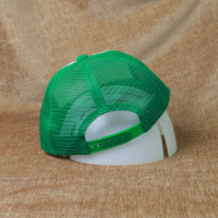 Cappello Trucker a 6 Pannelli con Logo Personalizzato Ricamato, Traspirante e Parasole, Produzione all'Ingrosso