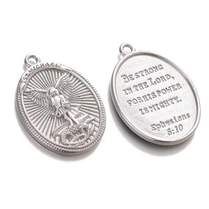 Jingxiangs nuevo Retro y acero inoxidable Jesús collar escudo <span class=keywords><strong>Caballero</strong></span> accesorio DIY colgante para hombre - Product Image 5